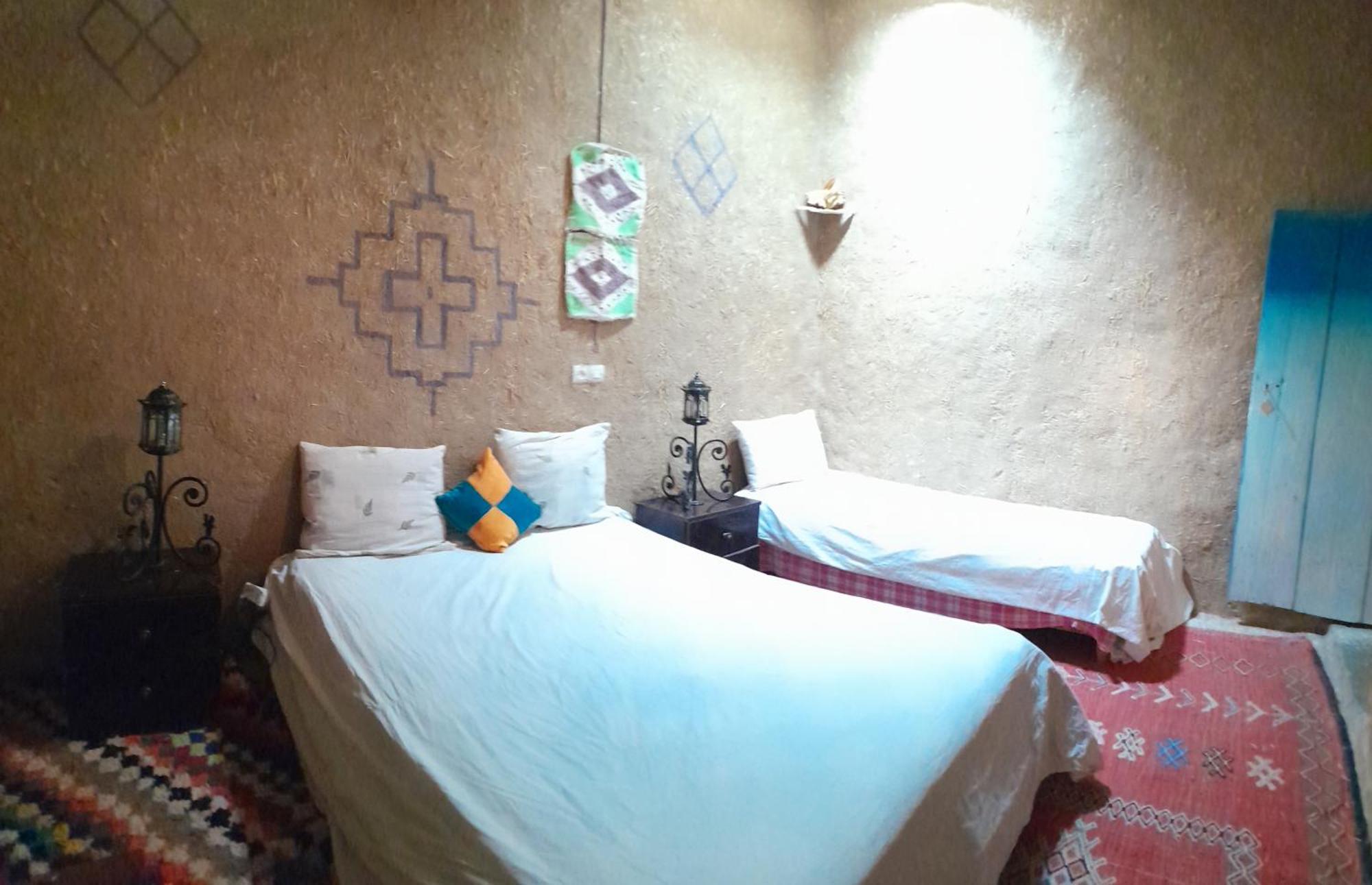 Bed and Breakfast Inourar à Tazouka Chambre photo